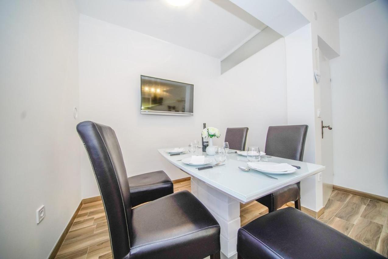 Apartman Mate Splitska Exterior foto
