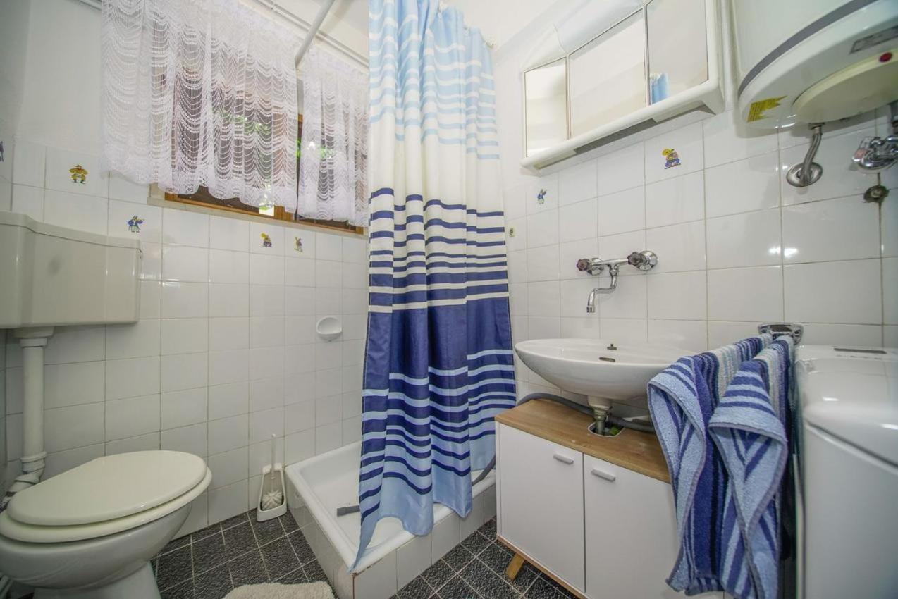Apartman Mate Splitska Exterior foto