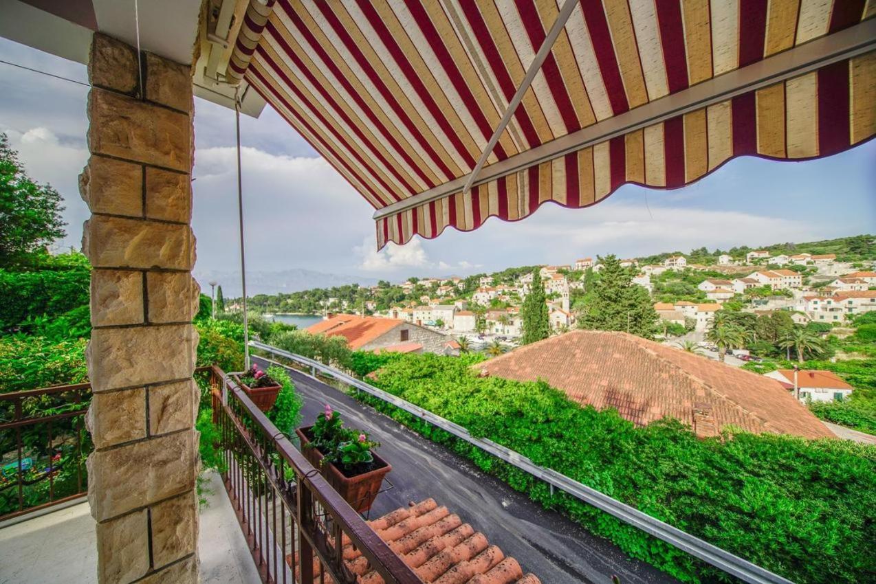 Apartman Mate Splitska Exterior foto